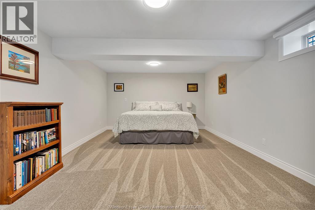 295 CRYSTAL BAY DRIVE - 31