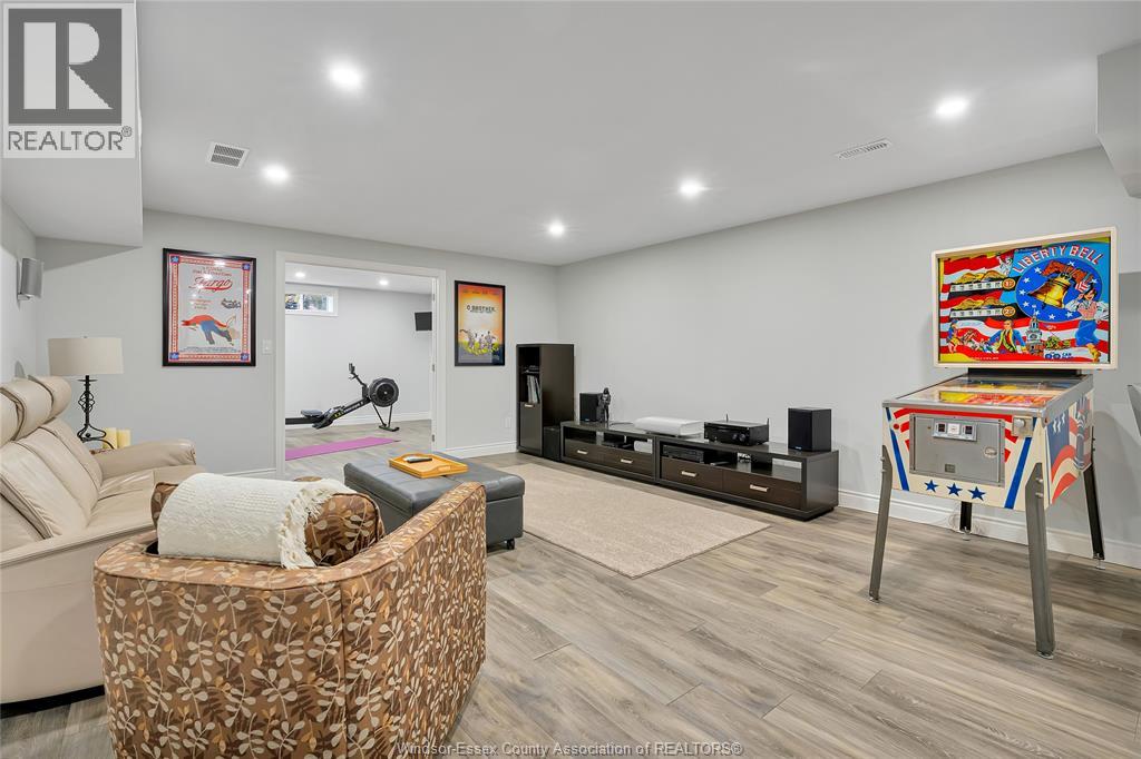 295 CRYSTAL BAY DRIVE - 35
