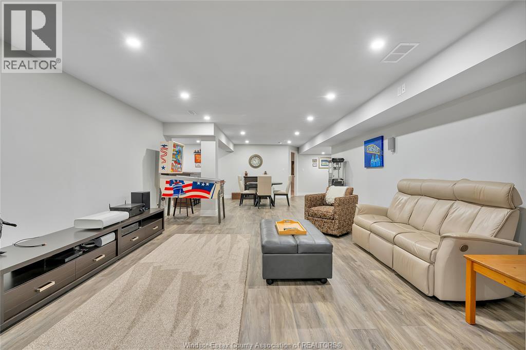 295 CRYSTAL BAY DRIVE - 36