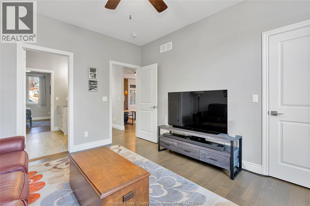 295 CRYSTAL BAY DRIVE - 20