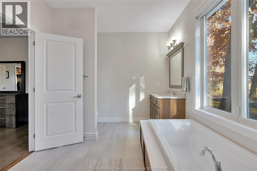 295 CRYSTAL BAY DRIVE - 26