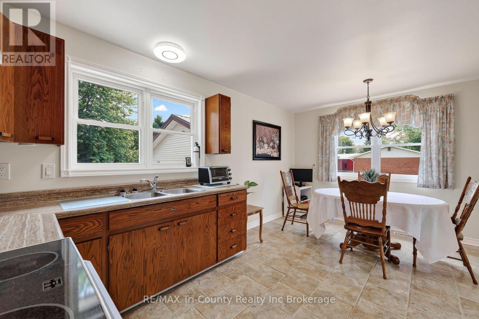866 NORFOLK COUNTY ROAD 28 ROAD - 21