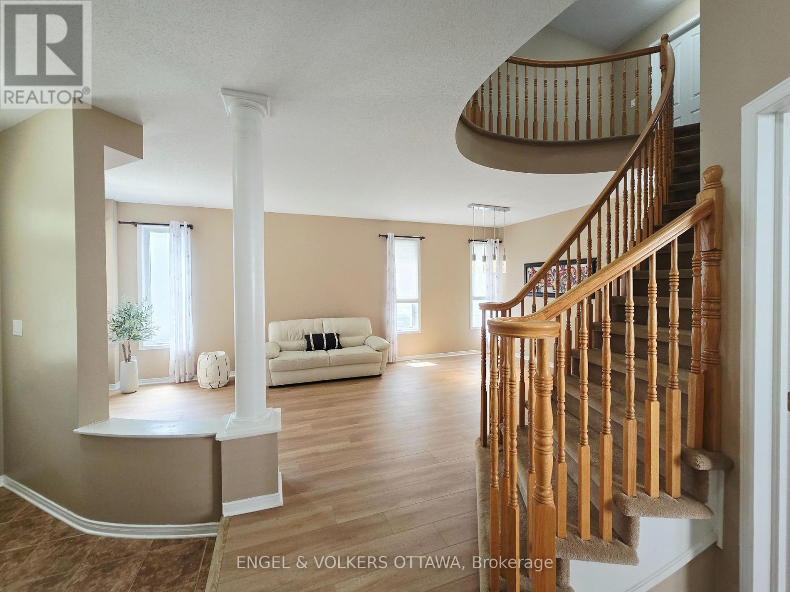 4 Bed, 4 Bath House for Sale in Ottawa – 166 MACARA CRESCENT, Ottawa – MLS# X13540974 - Image 6
