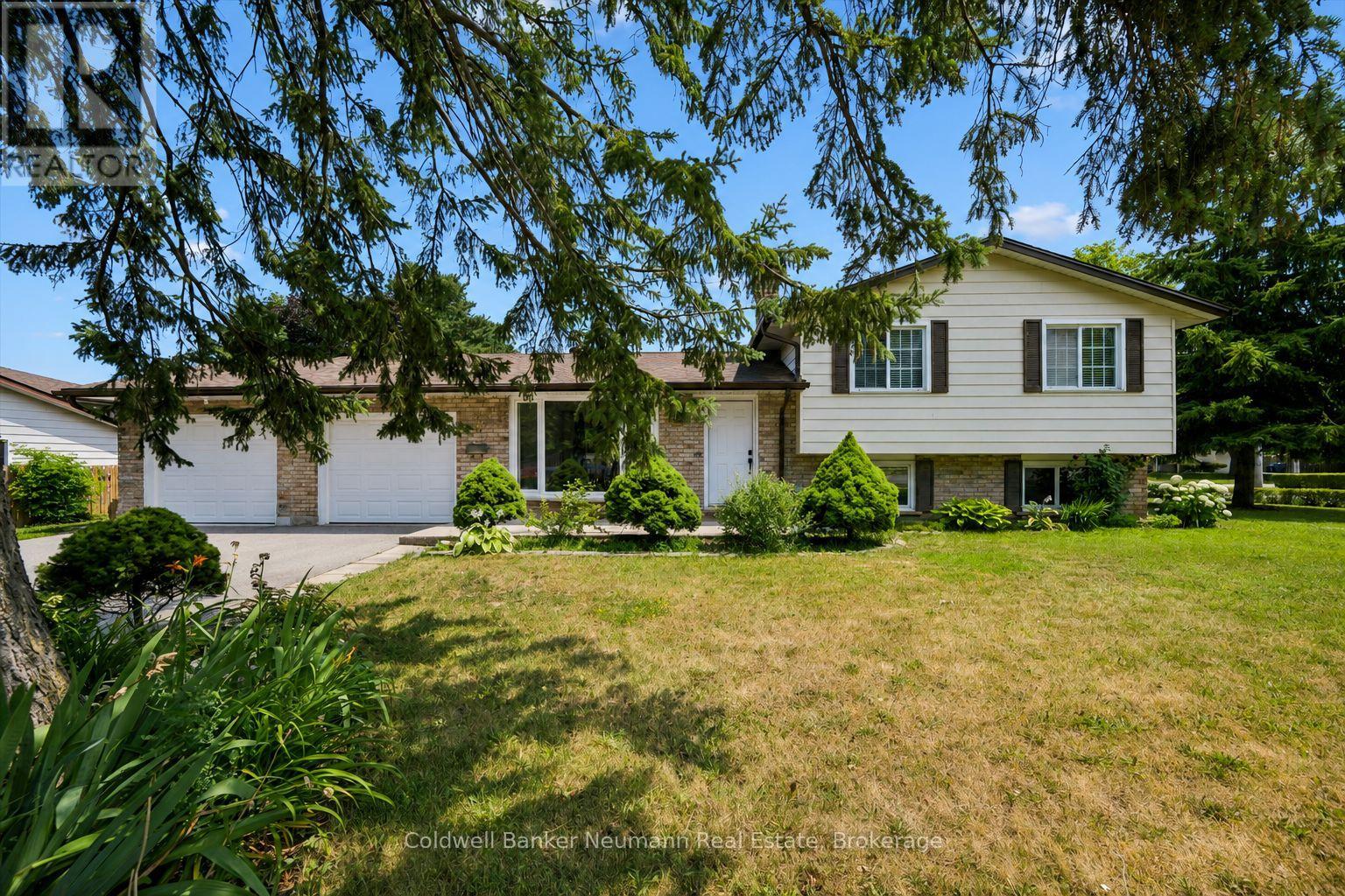 3 MEADOW CRESCENT - 1