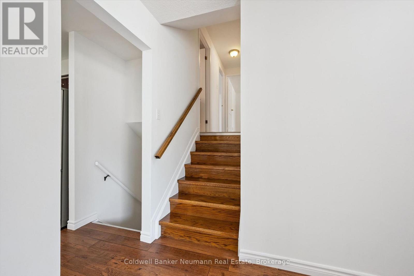 3 MEADOW CRESCENT - 10