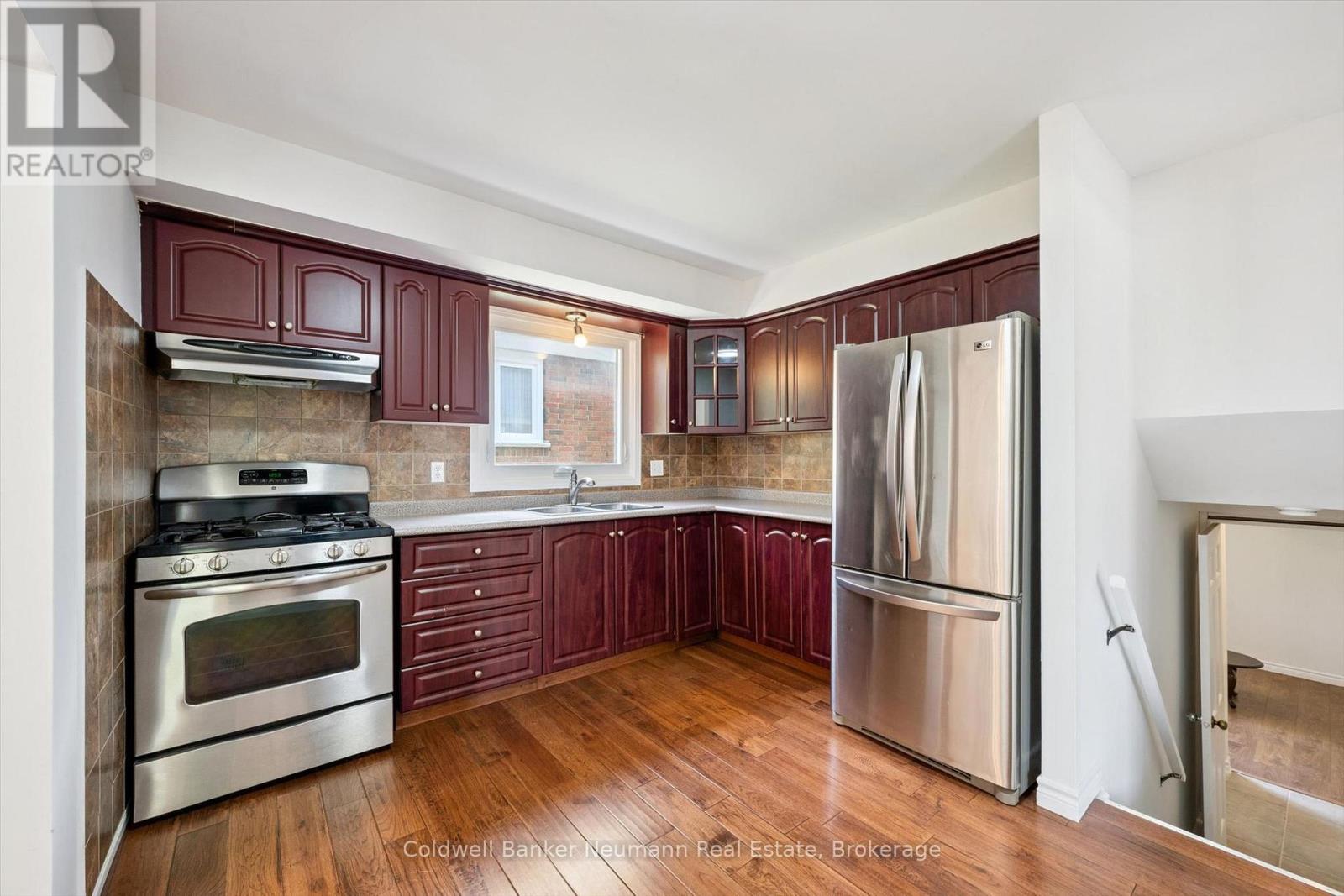 3 MEADOW CRESCENT - 15