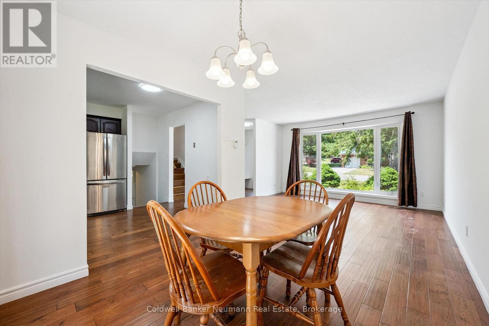 3 MEADOW CRESCENT - 16
