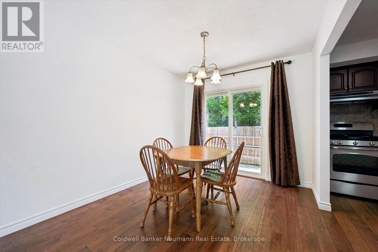 3 MEADOW CRESCENT - 17