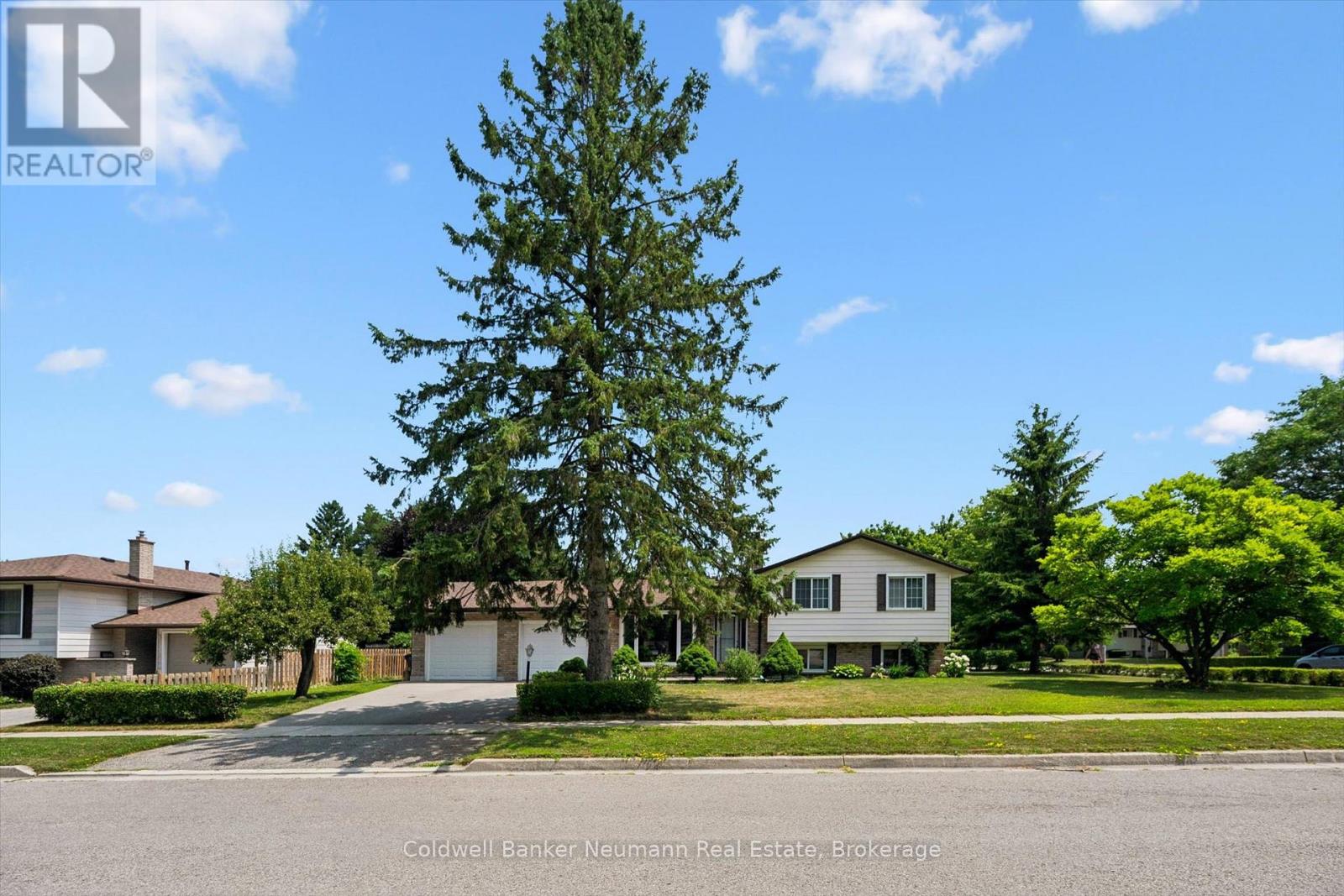 3 MEADOW CRESCENT - 2