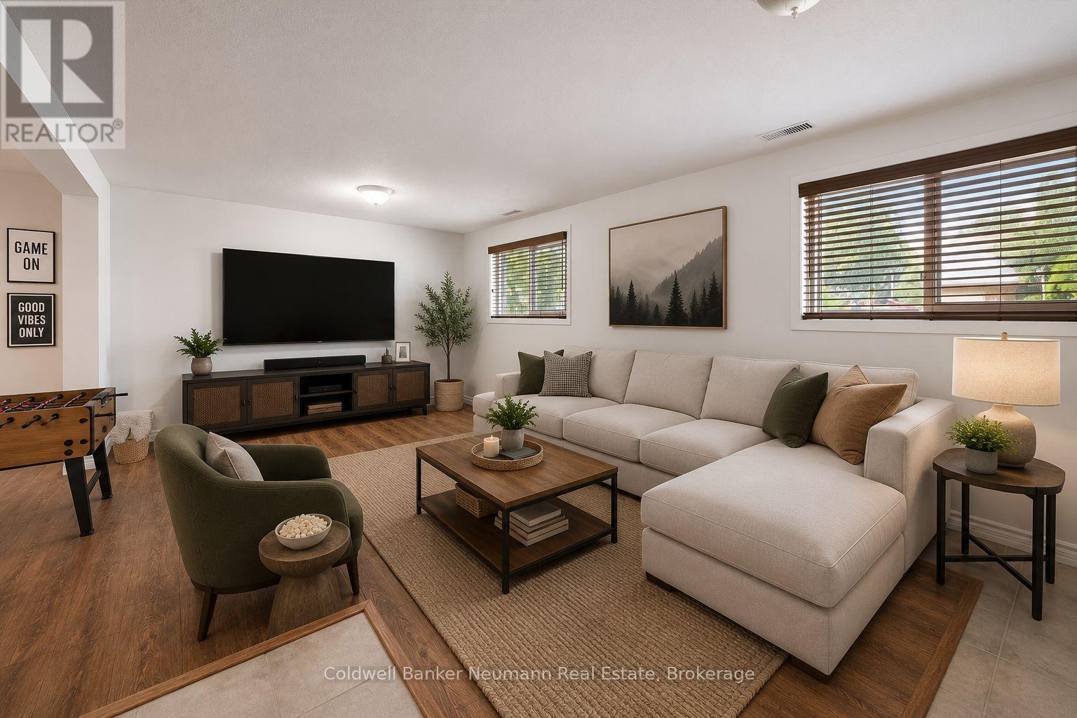 3 MEADOW CRESCENT - 24