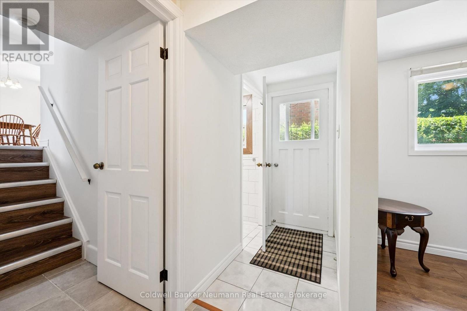 3 MEADOW CRESCENT - 26