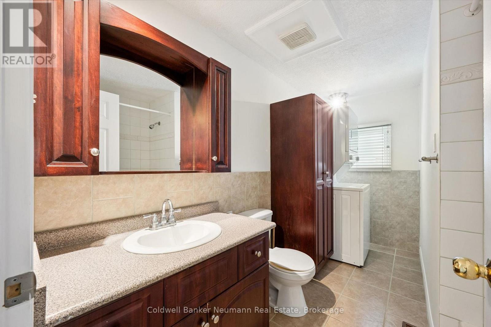 3 MEADOW CRESCENT - 27