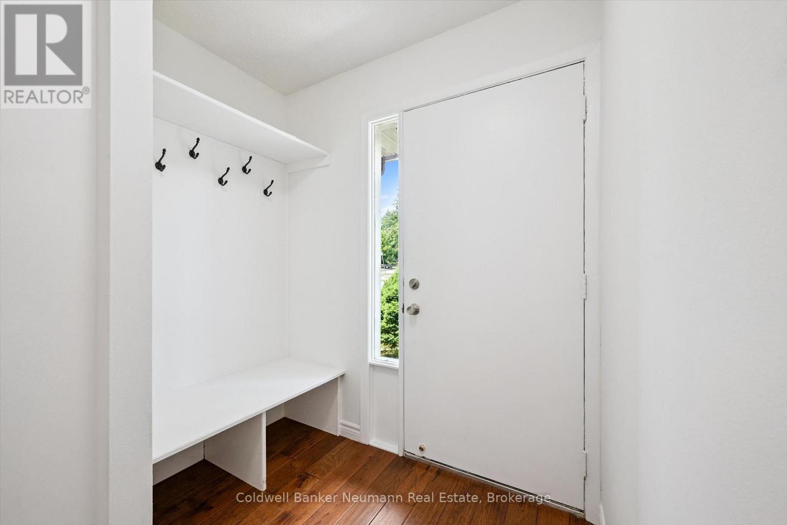 3 MEADOW CRESCENT - 5