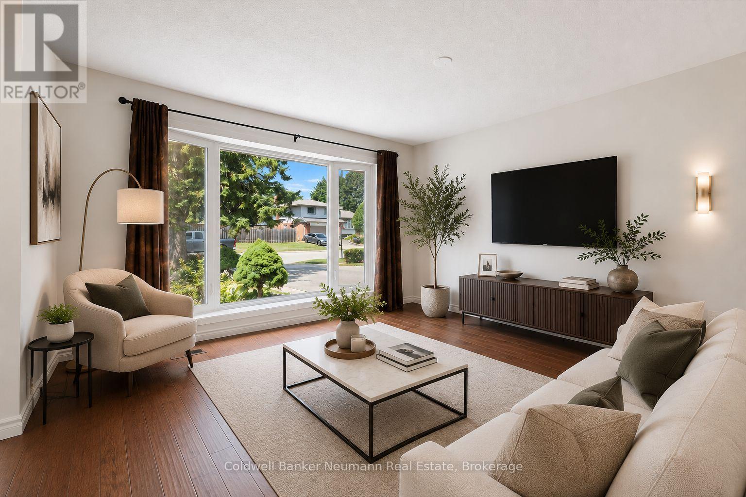 3 MEADOW CRESCENT - 8