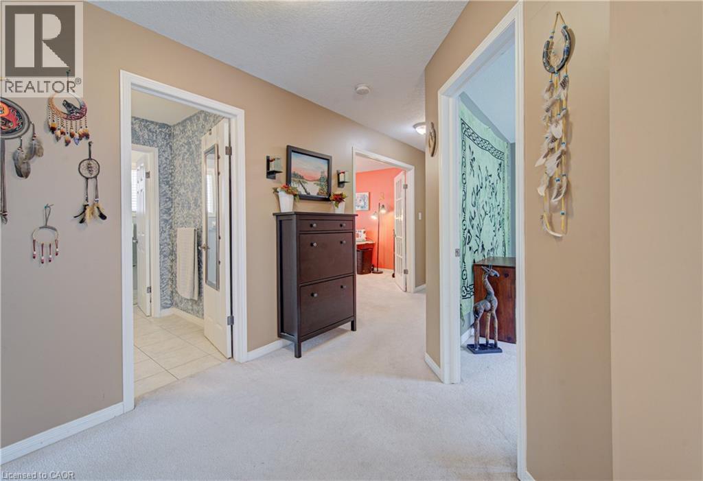 699 COMMONWEALTH Crescent - 18