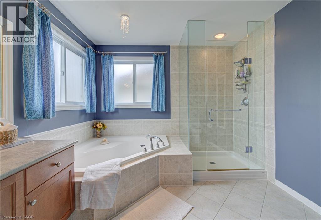699 COMMONWEALTH Crescent - 20