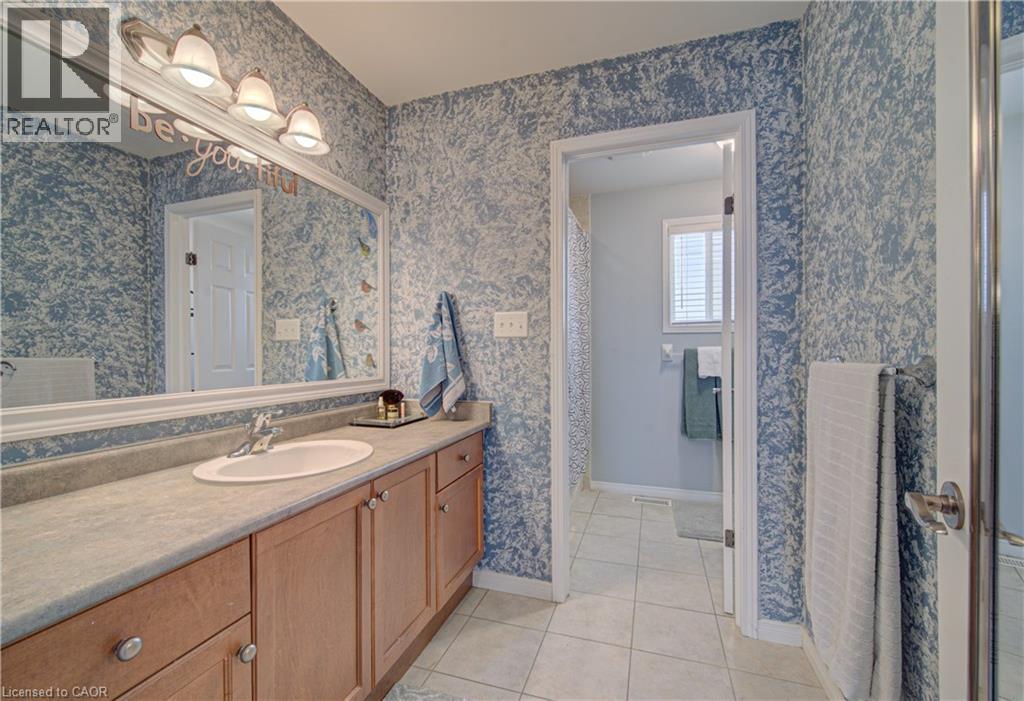 699 COMMONWEALTH Crescent - 24