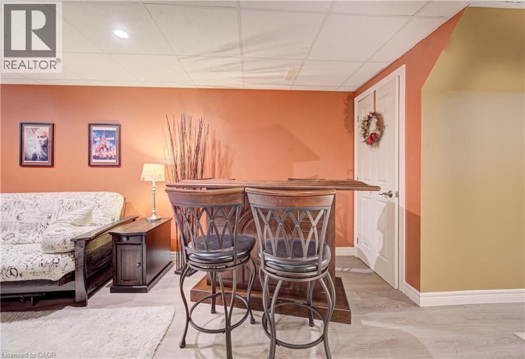 699 COMMONWEALTH Crescent - 26
