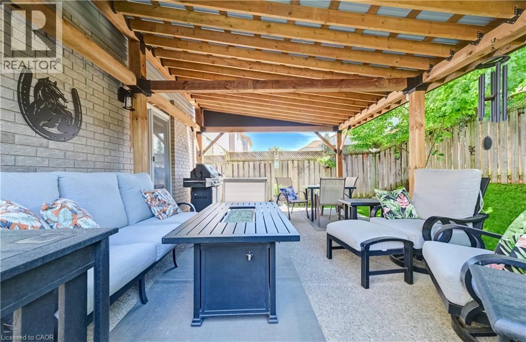 699 COMMONWEALTH Crescent - 38