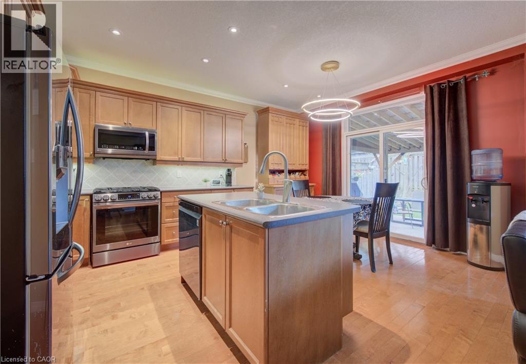 699 COMMONWEALTH Crescent - 10