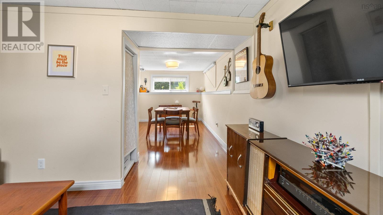 14 Ashgrove Avenue - 25