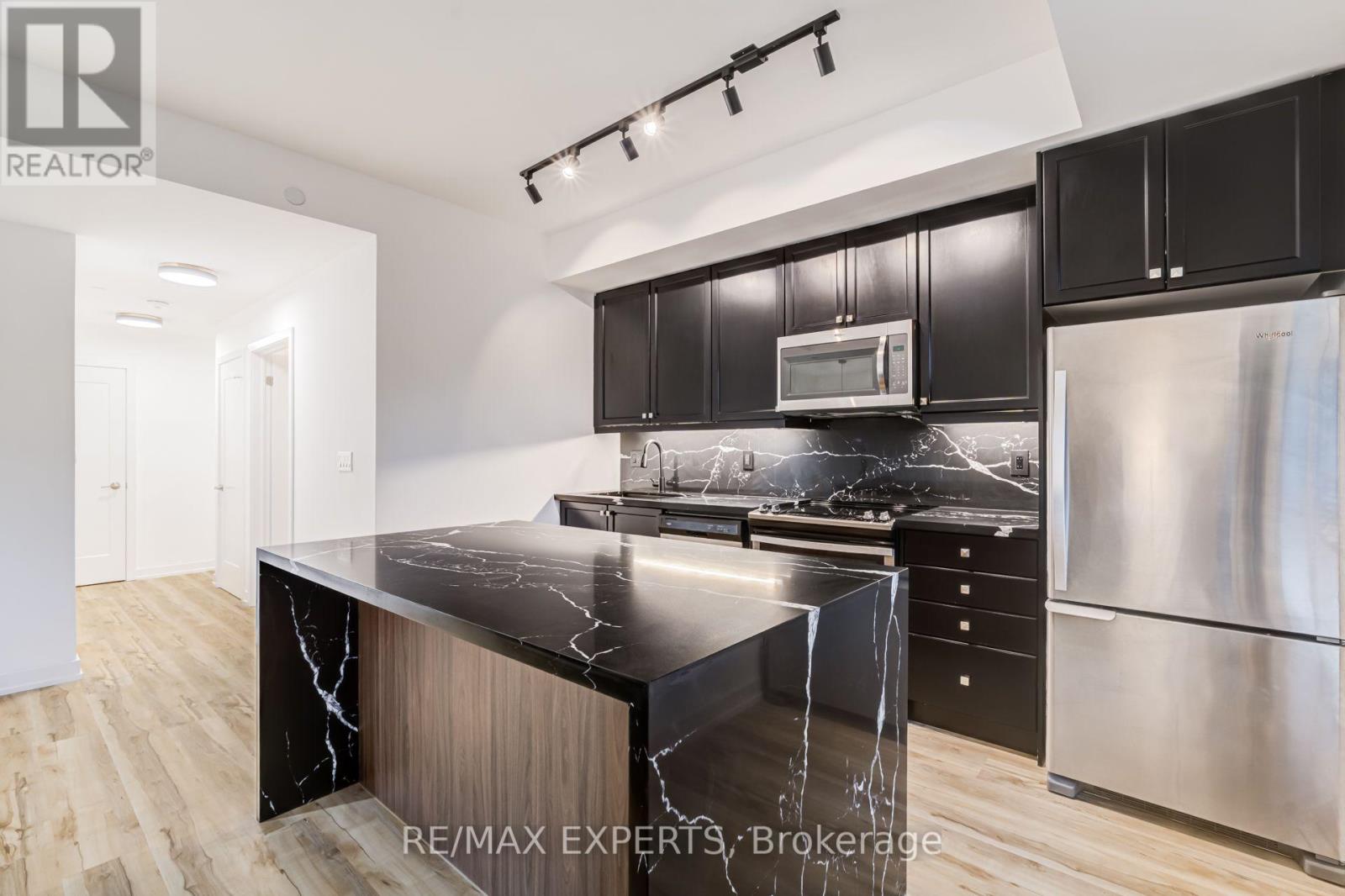 #121 555 WILLIAM GRAHAM DRIVE - Image 12