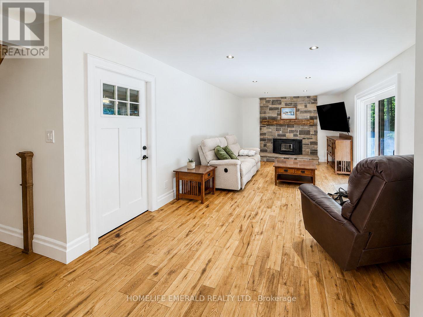 2391 SEADON ROAD - 19