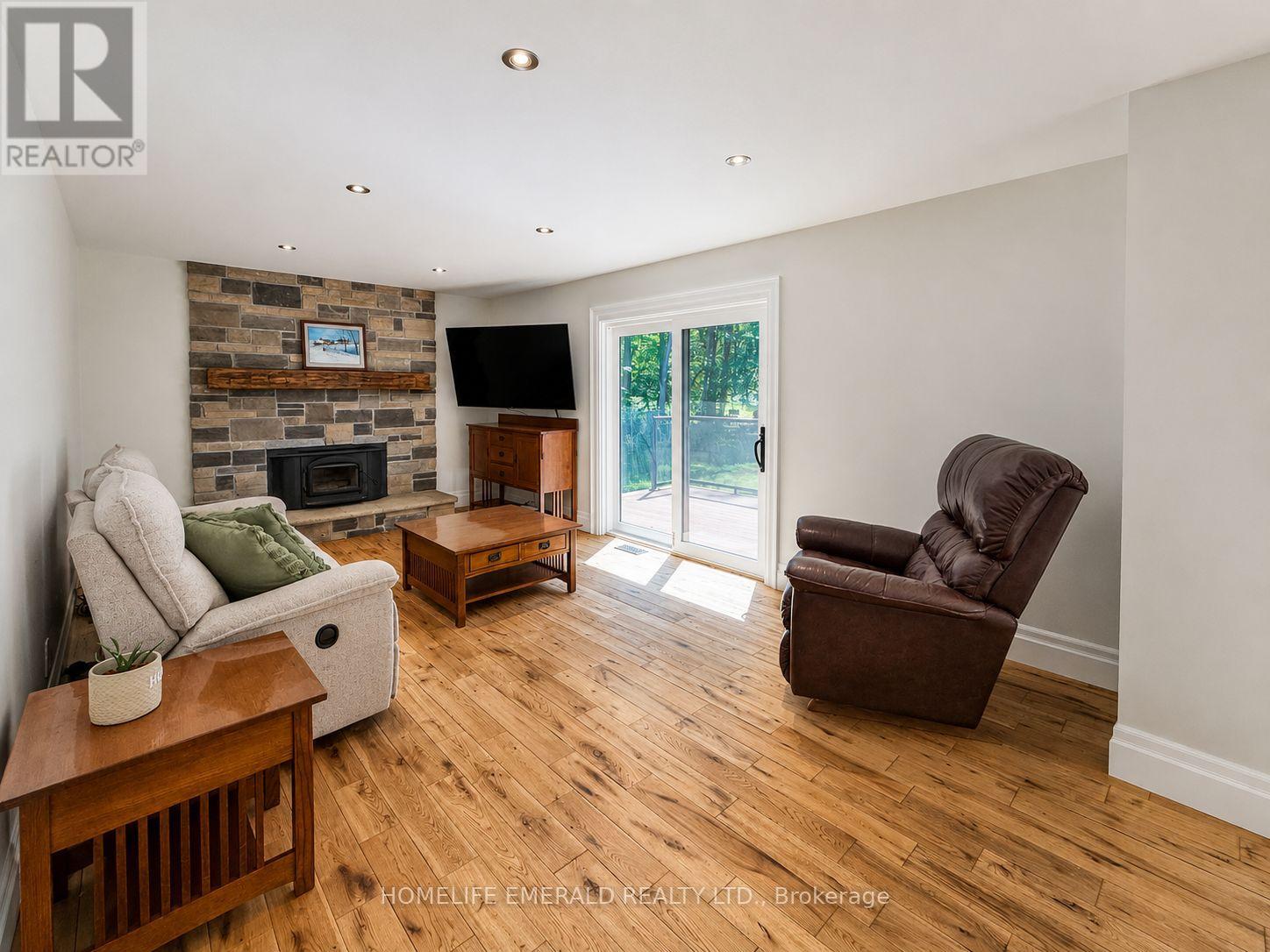 2391 SEADON ROAD - 20