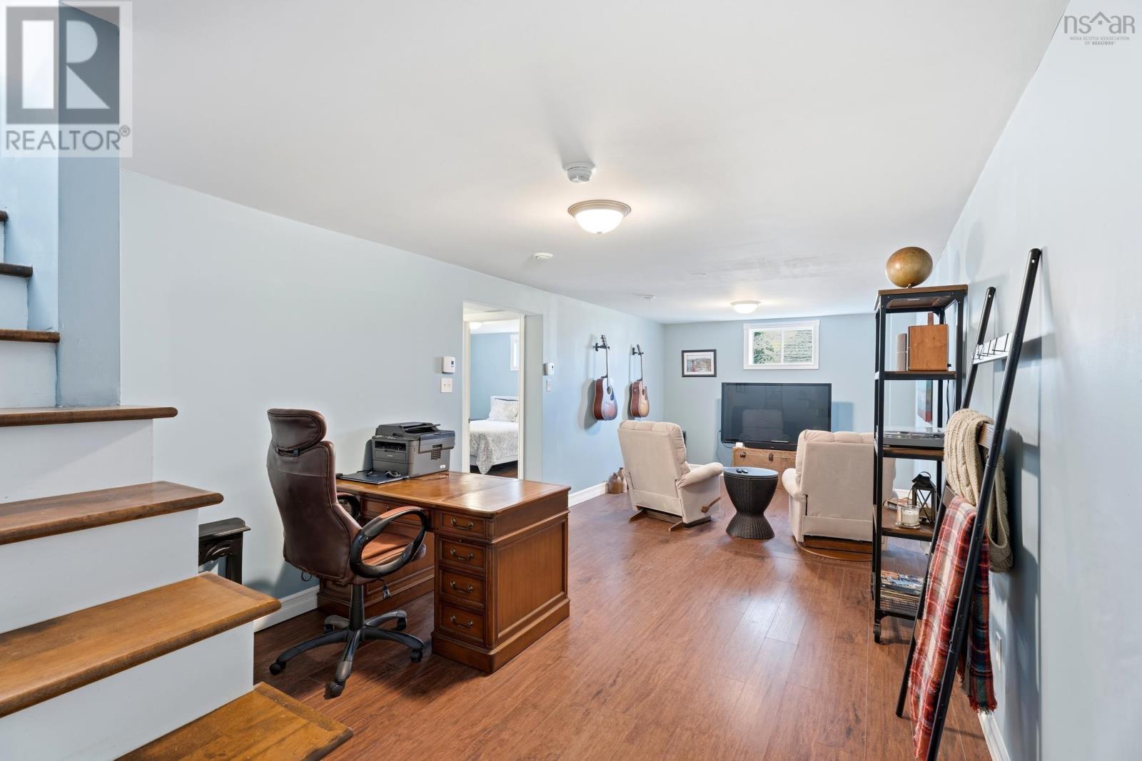 27 Stirling Avenue - 36