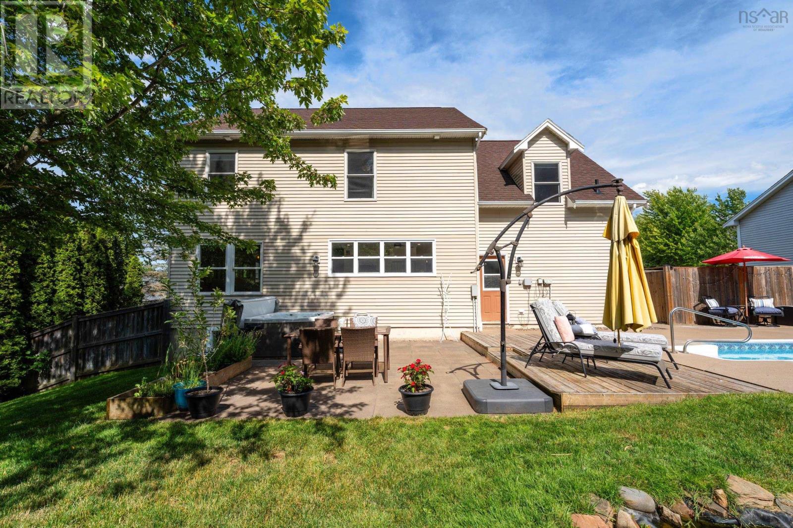27 Stirling Avenue - 44