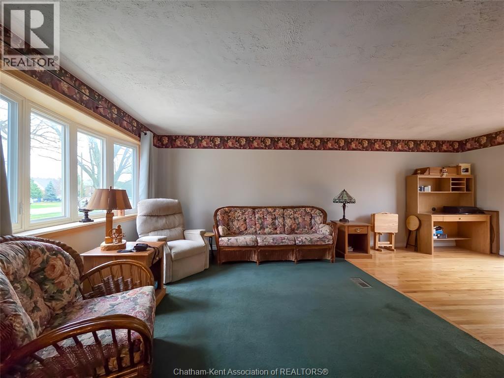 426 Victoria AVENUE - 11