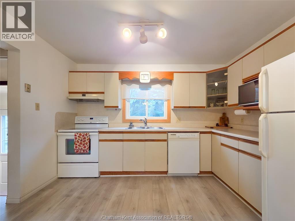 426 Victoria AVENUE - 16