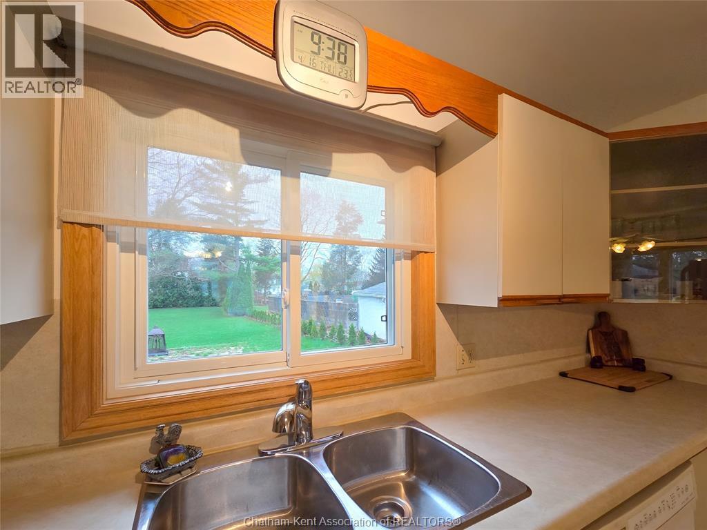 426 Victoria AVENUE - 19