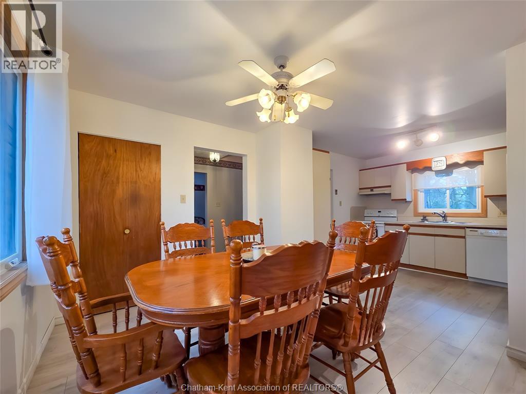 426 Victoria AVENUE - 23