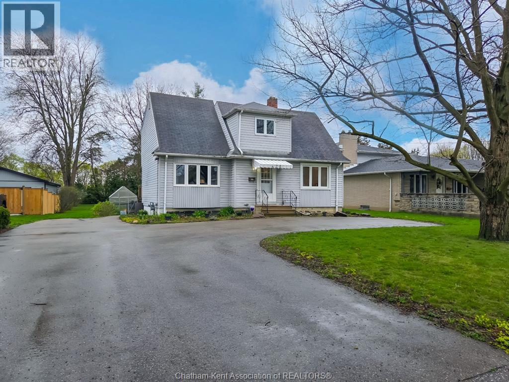 426 Victoria AVENUE - 5