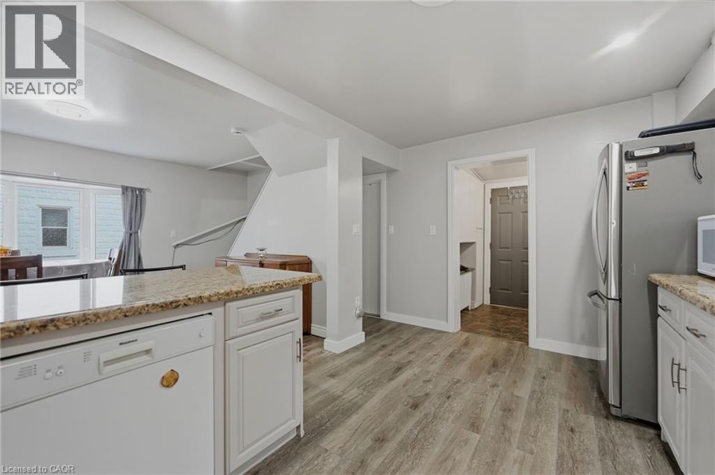 458 DAVIS Street - 12