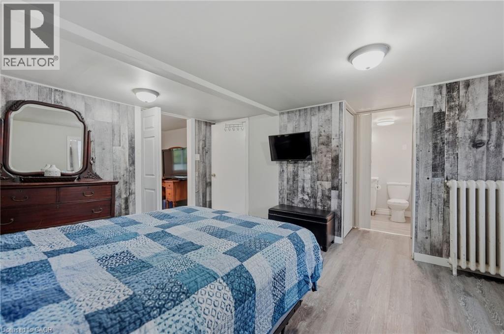 458 DAVIS Street - 25