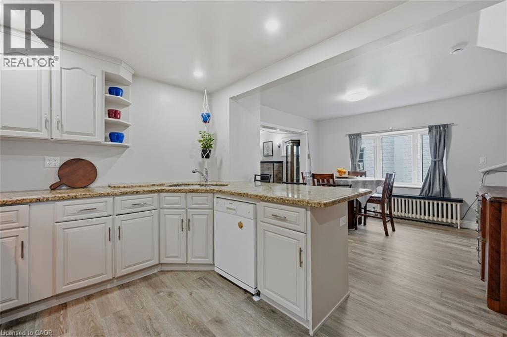 458 DAVIS Street - 13