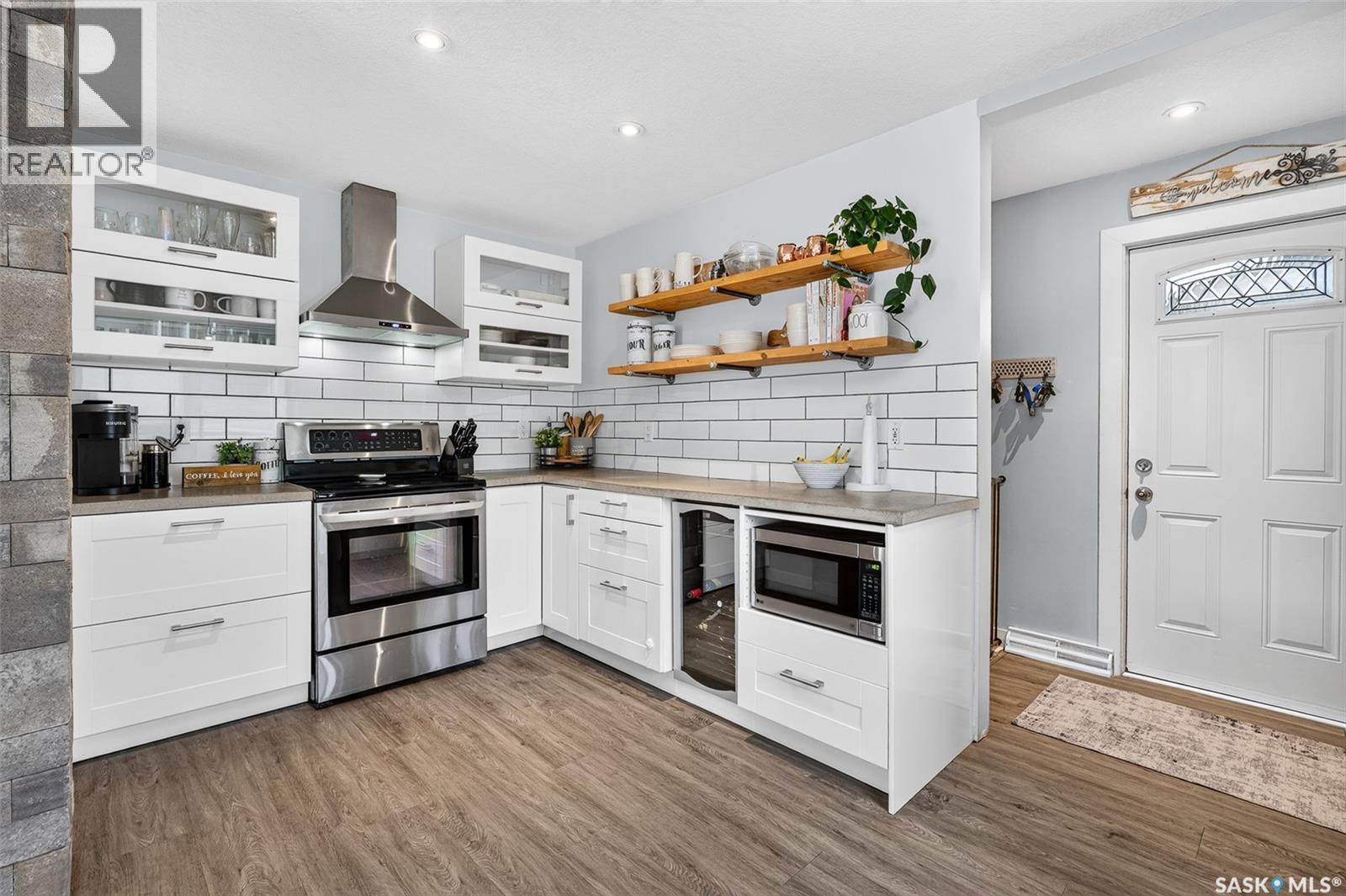 922 JAMES STREET - 21