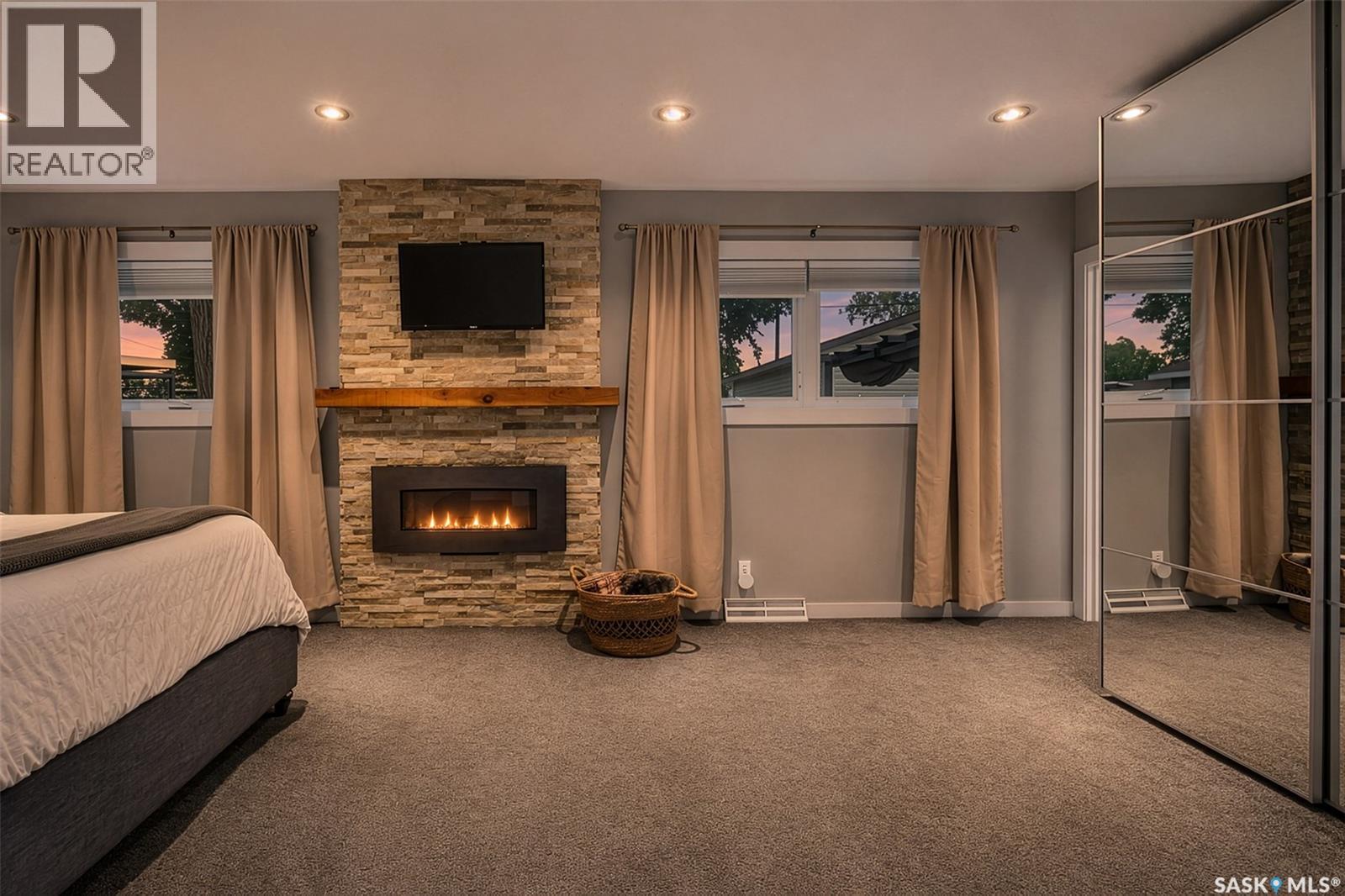 922 JAMES STREET - 29