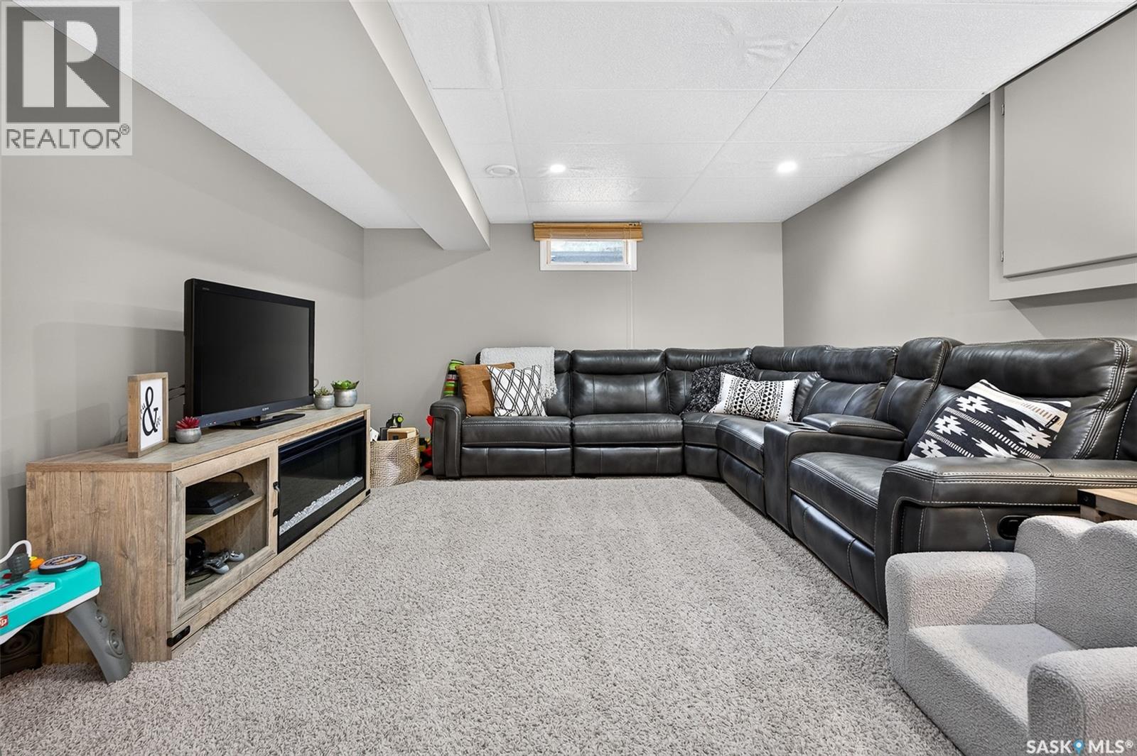 922 JAMES STREET - 36