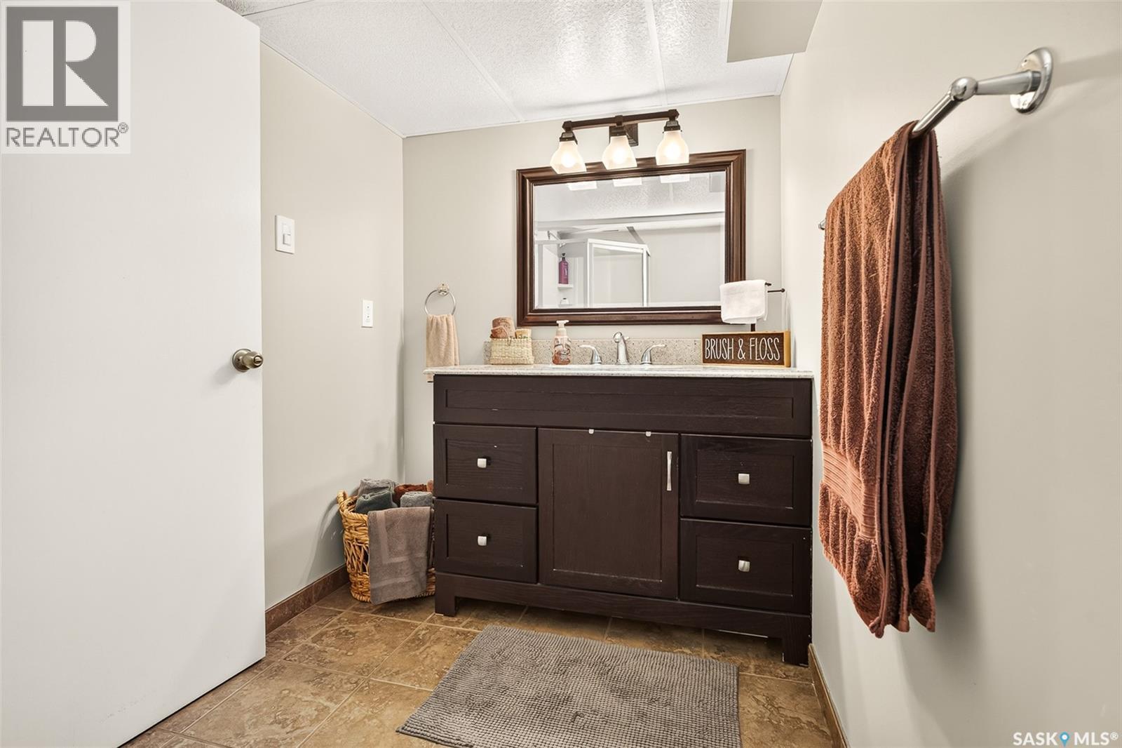 922 JAMES STREET - 39