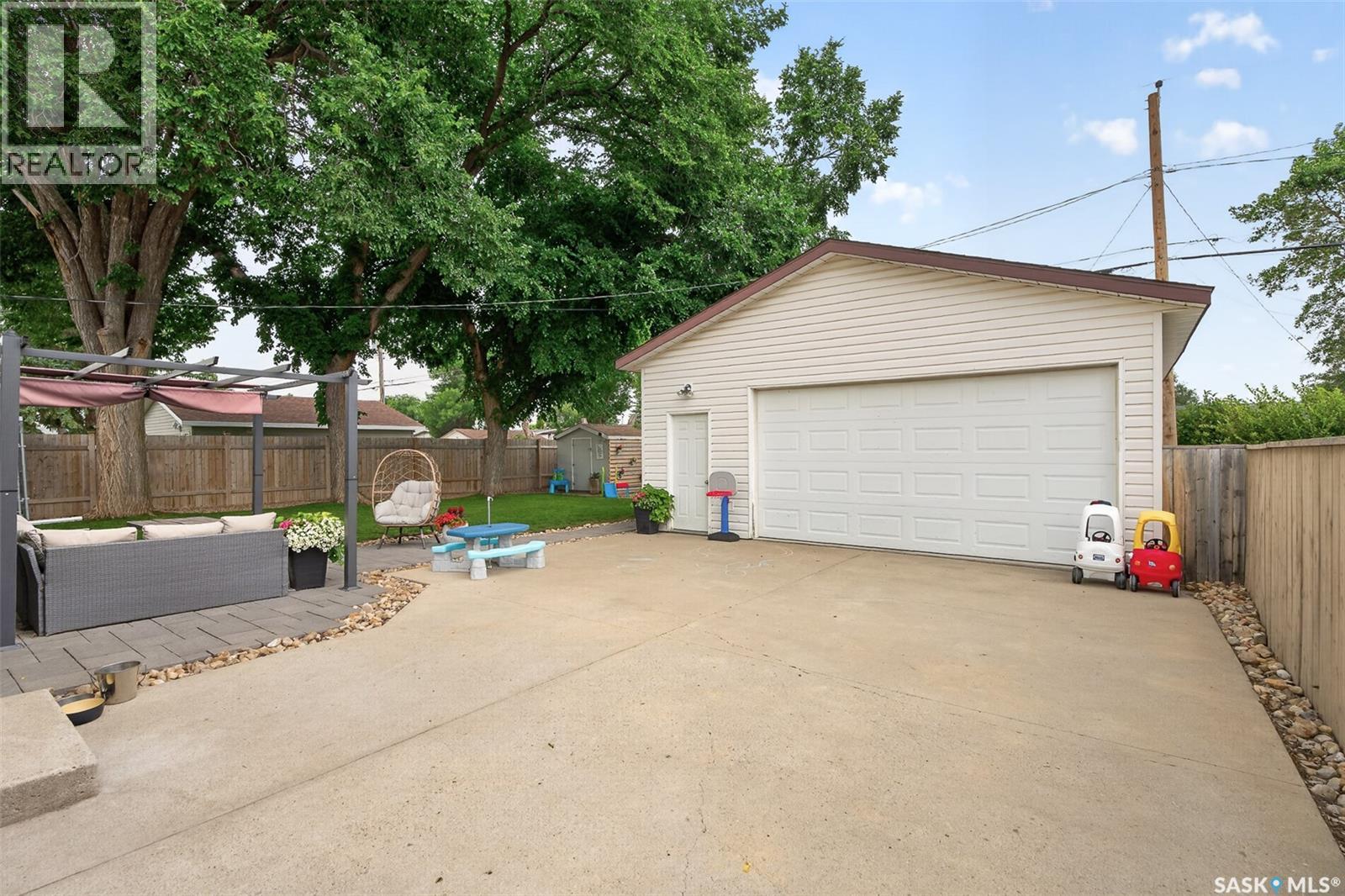 922 JAMES STREET - 4
