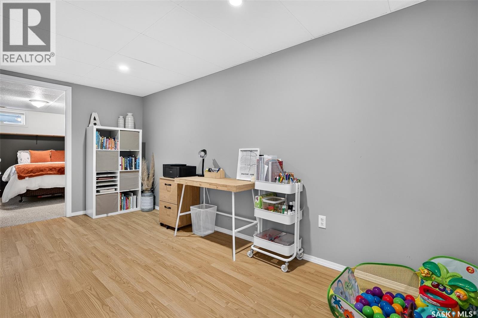 922 JAMES STREET - 41