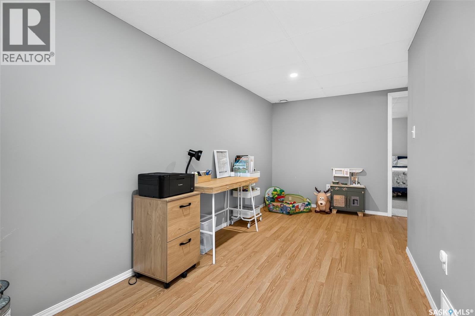 922 JAMES STREET - 42