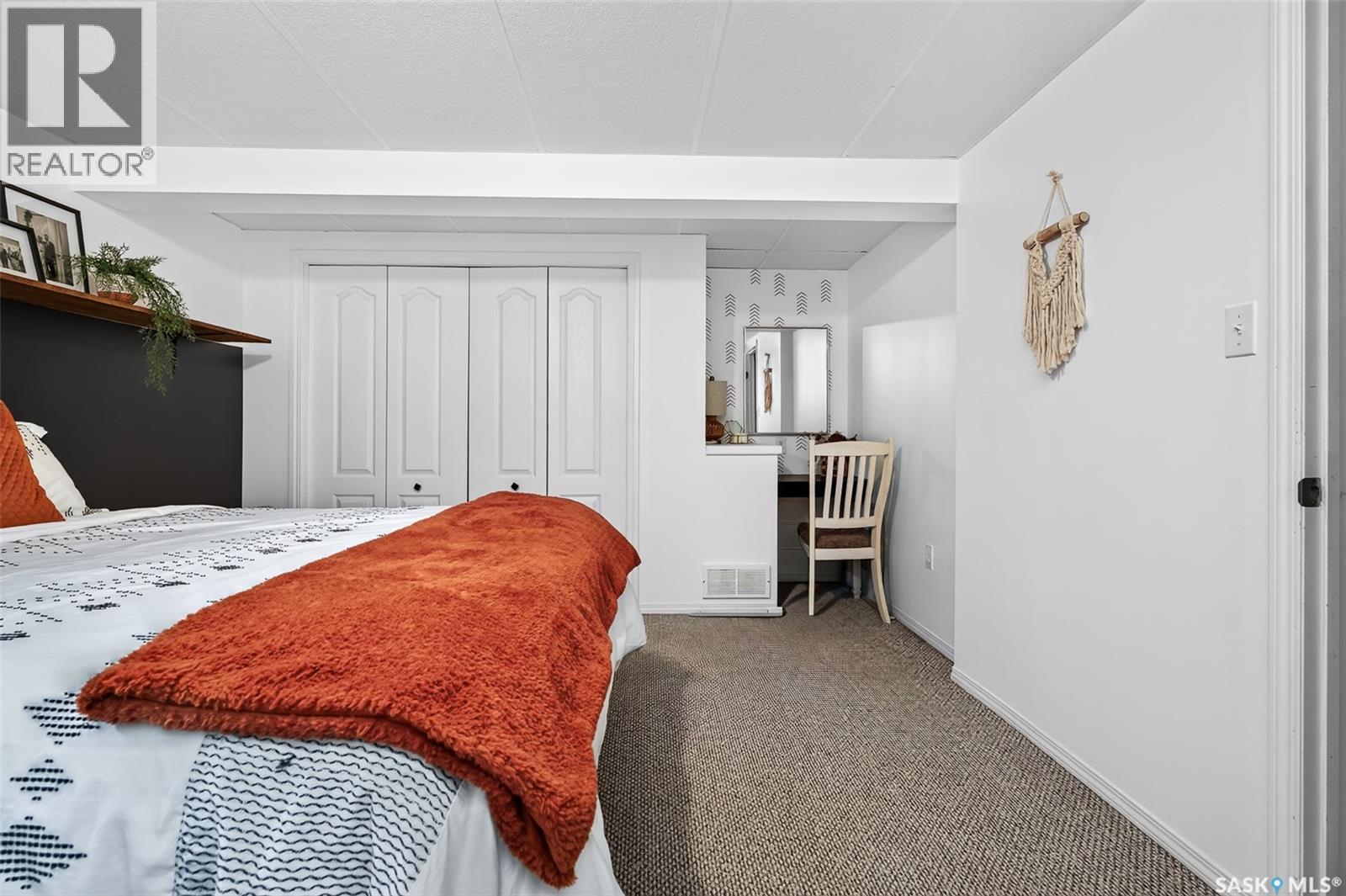 922 JAMES STREET - 44