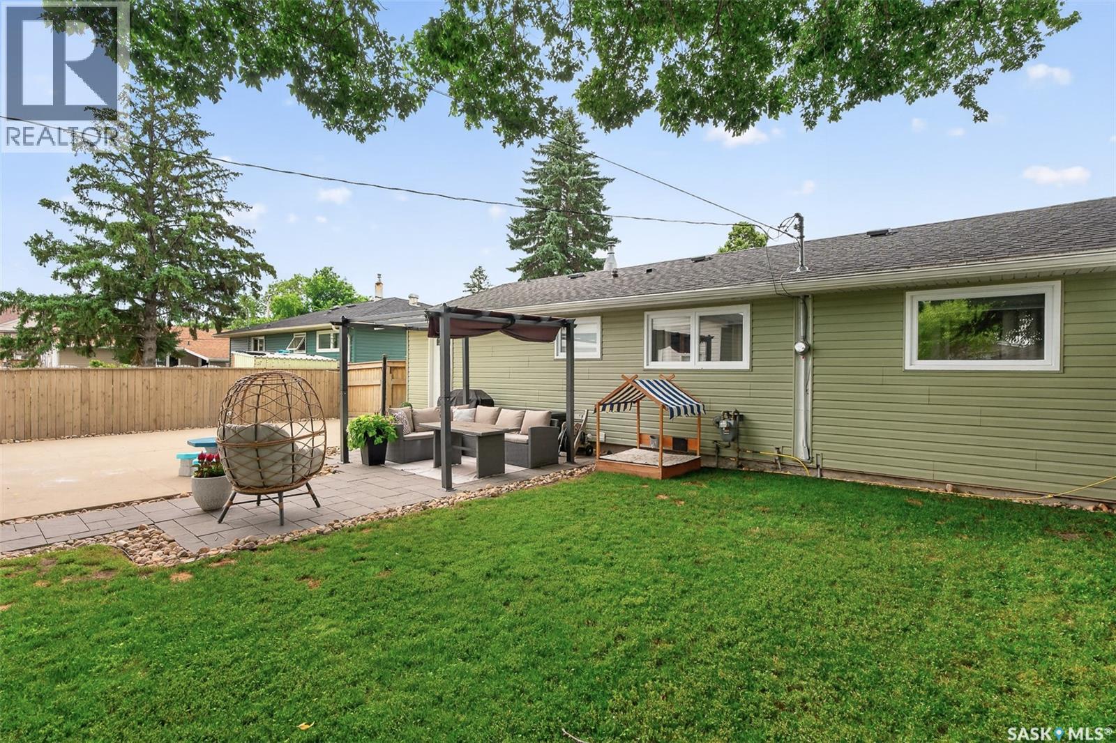 922 JAMES STREET - 53