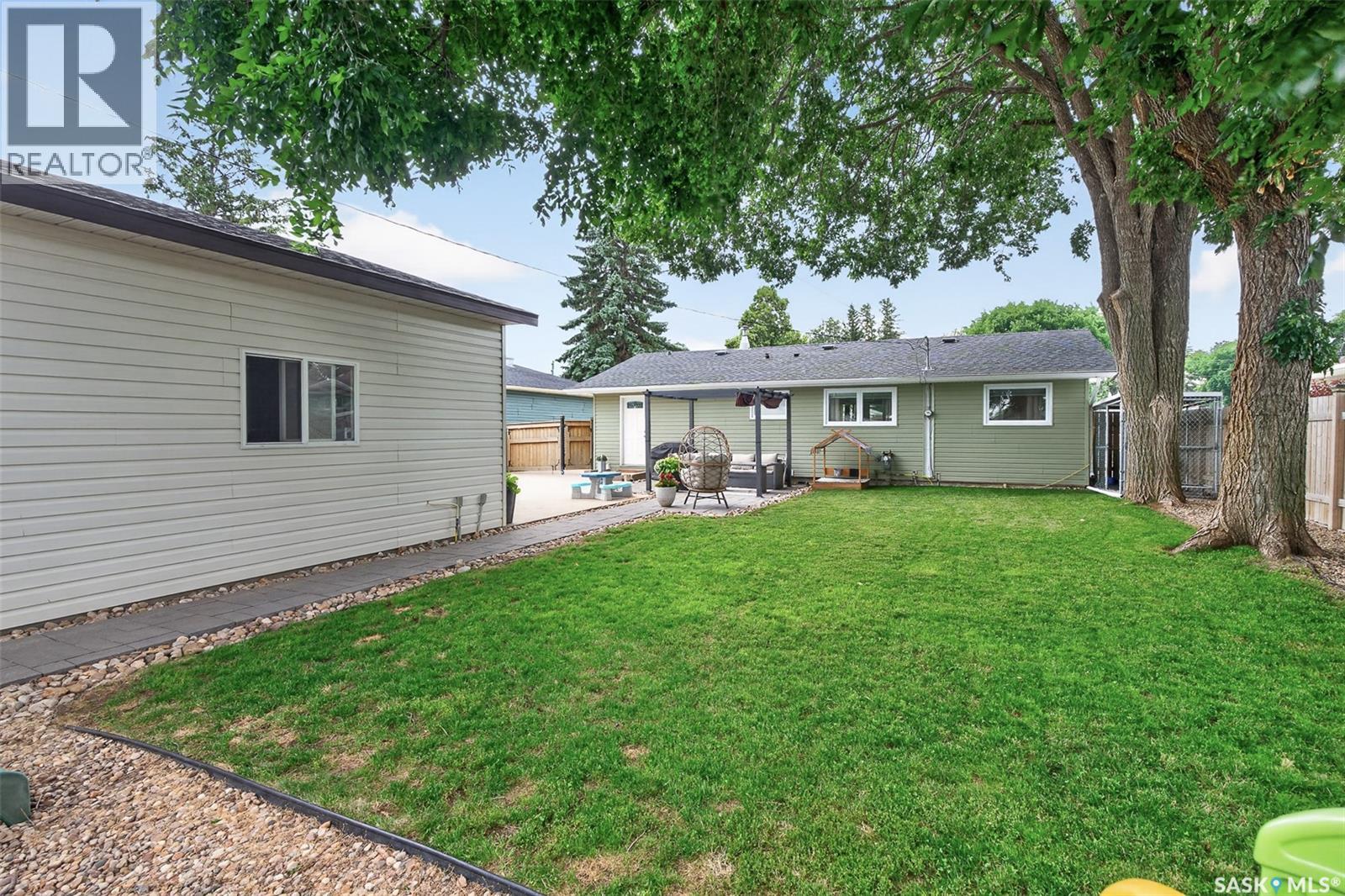 922 JAMES STREET - 54