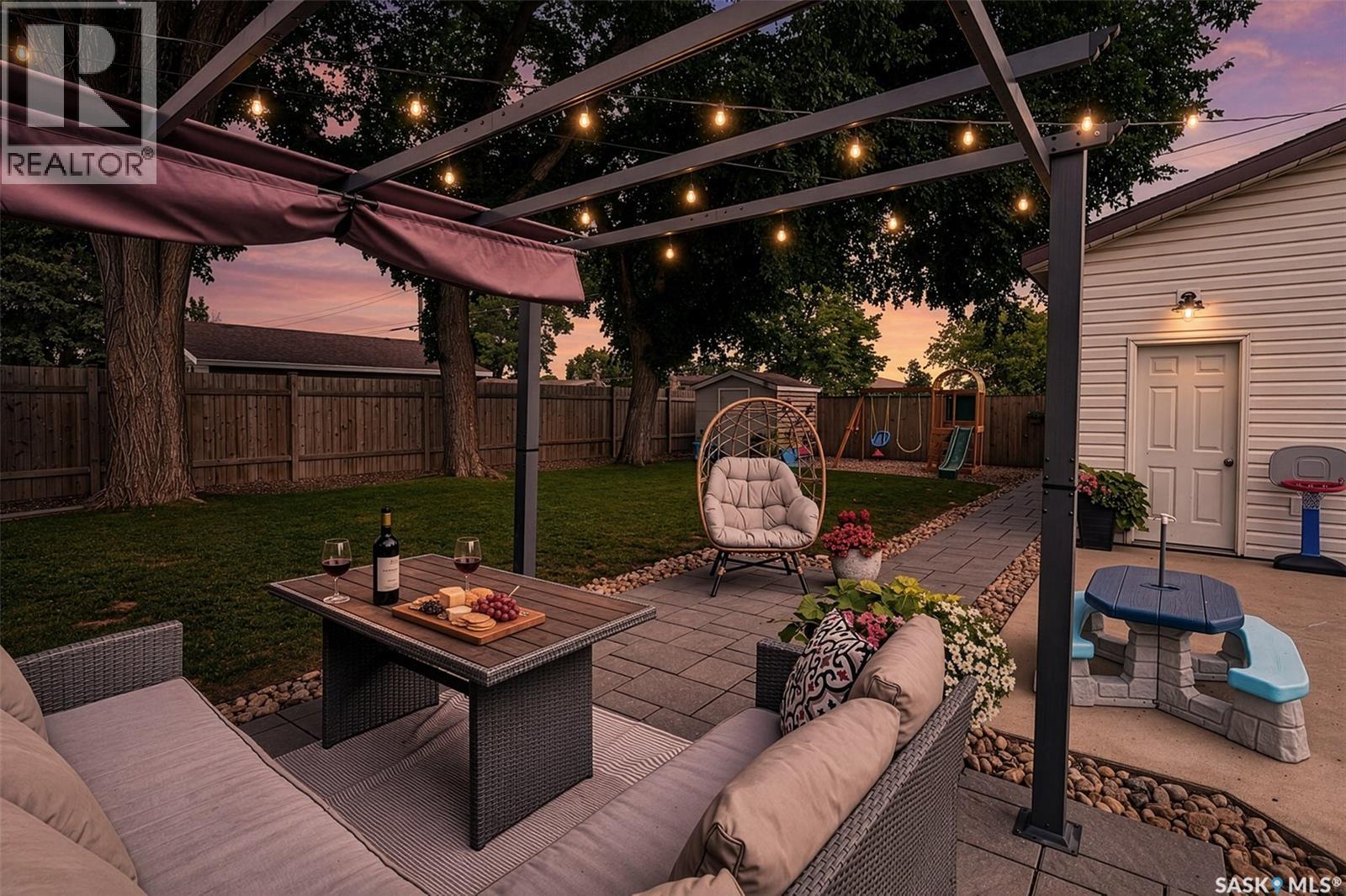 922 JAMES STREET - 55