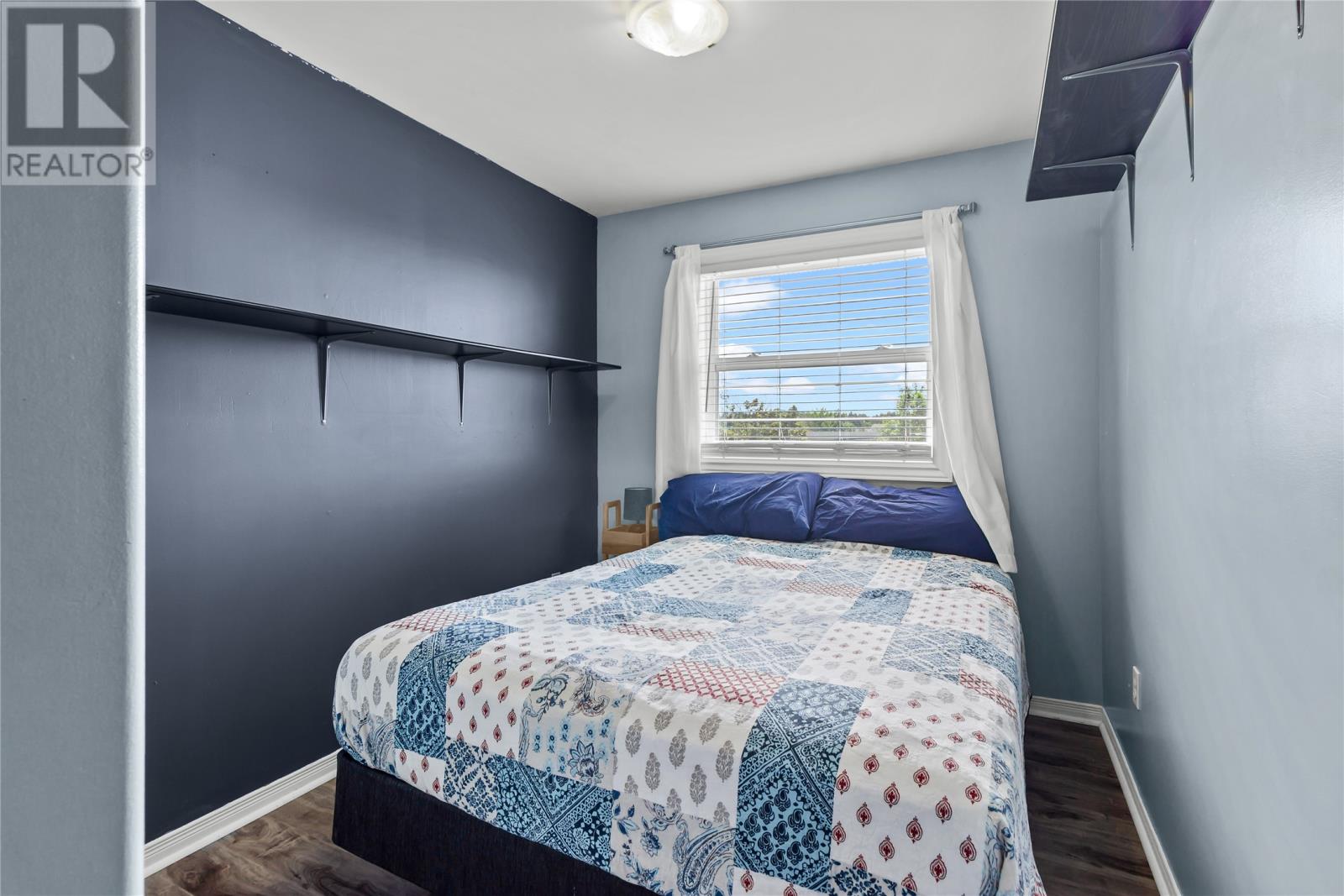 177 St. Thomas Line - 15
